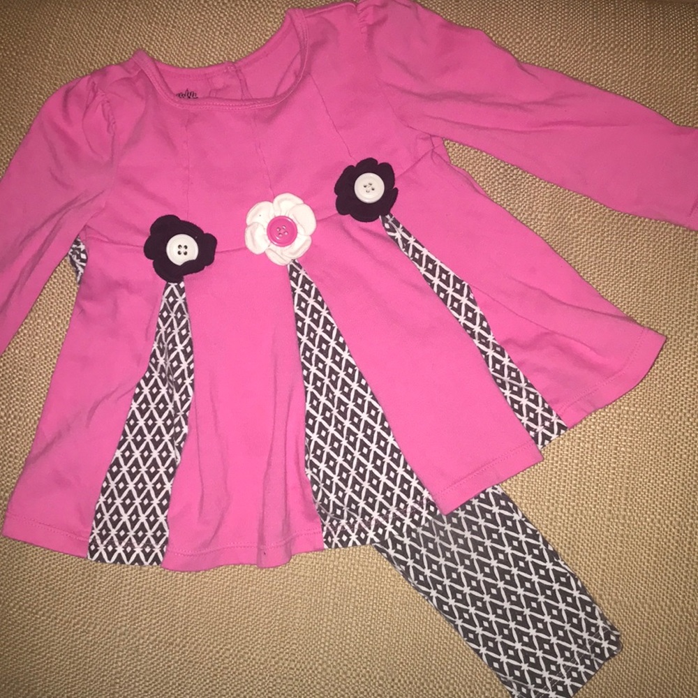 BUNDLE for a discount! Beautiful outfit.